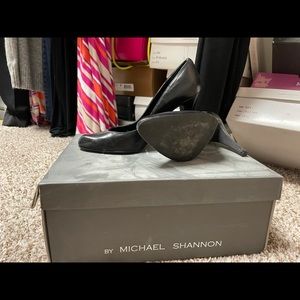 Michael Shannon classic black pumps